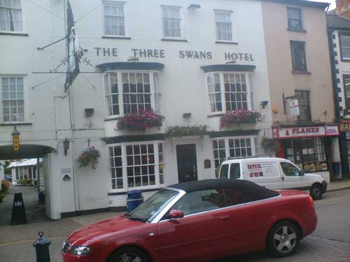 Picture 1. The Three Swans Hotel, Market Harborough, Leicestershire