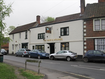 Picture 1. Hare & Hounds, Devizes, Wiltshire