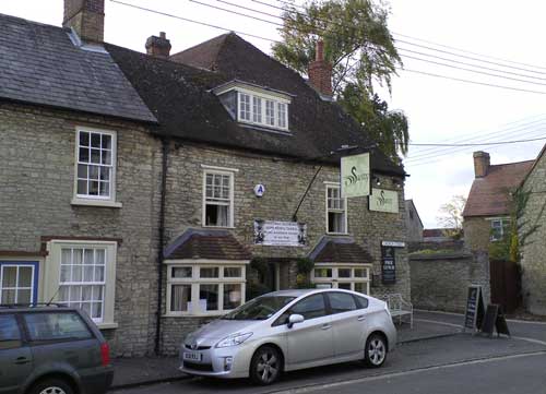 Picture 1. Swan Inn, Bicester, Oxfordshire