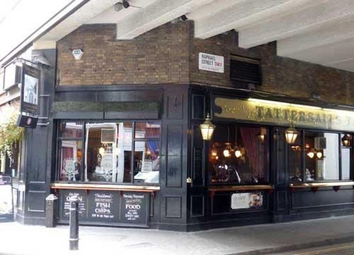 Picture 1. Tattersalls Tavern, Knightsbridge, Central London