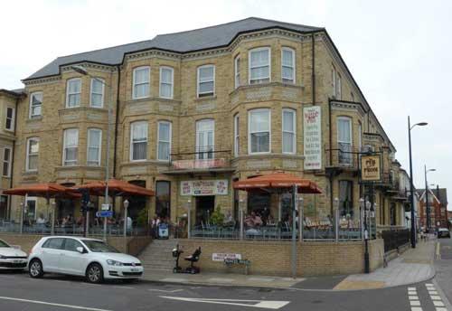 Picture 1. Pub on the Prom, Great Yarmouth, Norfolk