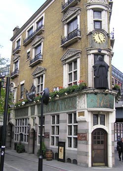 Picture 1. The Black Friar, Blackfriars, Central London