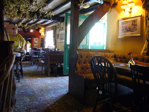 Picture 2. The Rose & Crown, Perry Wood, Kent