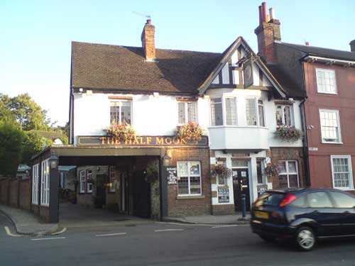 Picture 1. The Half Moon, Hitchin, Hertfordshire
