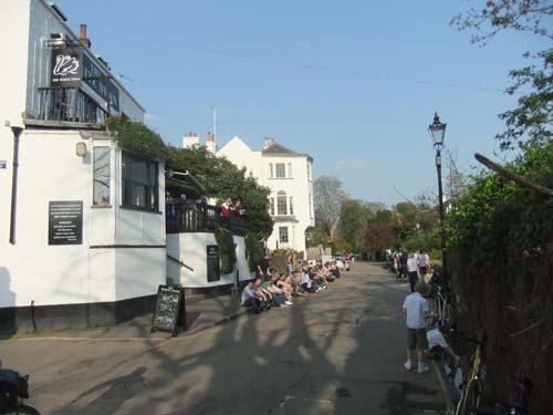 Picture 1. The White Swan, Twickenham, Greater London