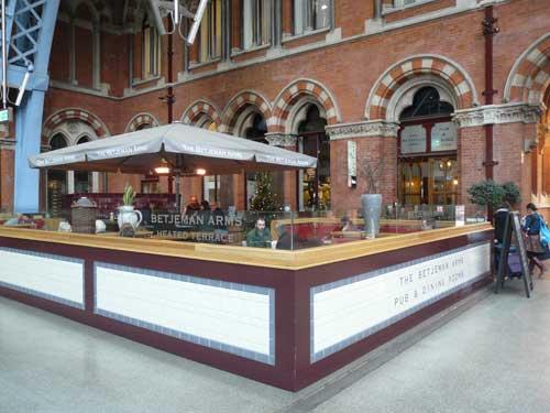Picture 1. The Betjeman Arms, King's Cross / St Pancras, Central London