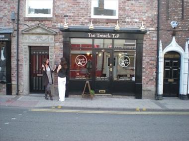 Picture 1. The Treacle Tap, Macclesfield, Cheshire