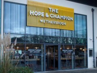 Picture 1. The Hope & Champion, Beaconsfield, Buckinghamshire