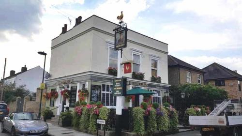 Picture 1. The Rifleman, Twickenham, Greater London