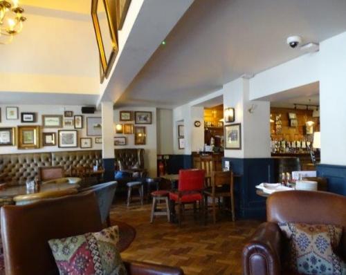 Picture 2. Bulls Head, Chiswick, Greater London