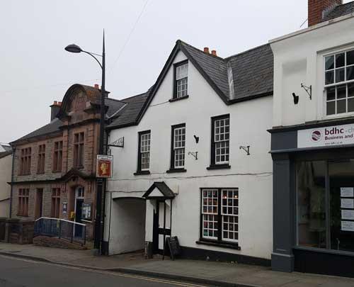 Picture 1. The Queen's Head, Chepstow, Gwent