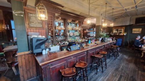 Picture 2. The Scarsdale Tavern, Kensington, Central London