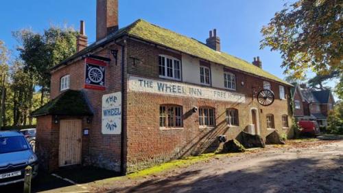 Picture 1. Wheel Inn, Westwell, Kent