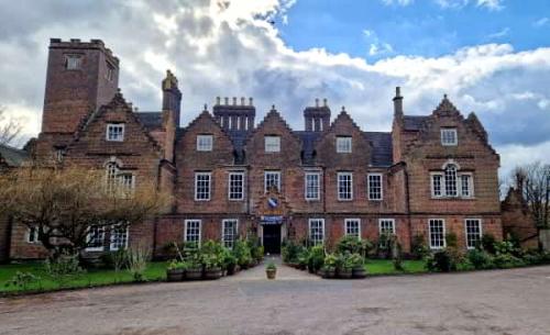 Picture 1. Moat House, Tamworth, Staffordshire