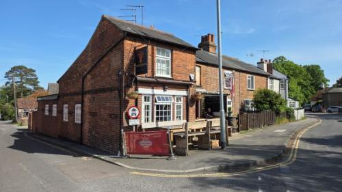 Picture 1. The Wheatsheaf, Writtle, Essex