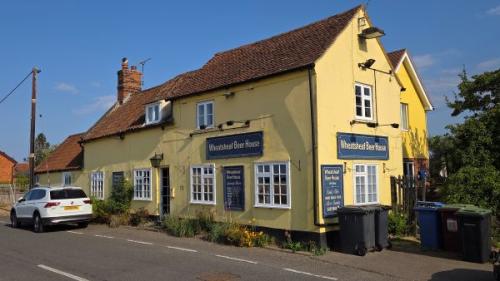 Picture 1. Wheatsheaf Beer House, Tattingstone, Suffolk