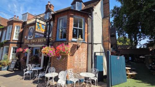 Picture 1. The Two Brewers, Marlow, Buckinghamshire