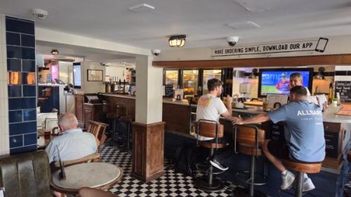 Picture 2. The Butcher's Tap, Marlow, Buckinghamshire